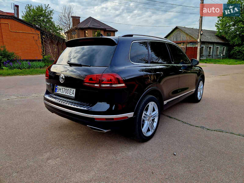 Внедорожник / Кроссовер Volkswagen Touareg 2016 в Шостке
