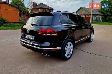 Позашляховик / Кросовер Volkswagen Touareg 2016 в 
