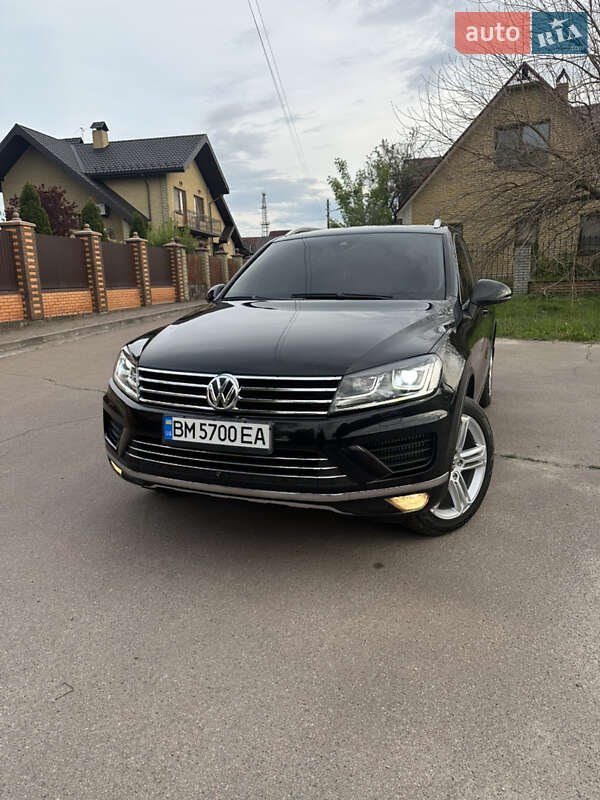 Внедорожник / Кроссовер Volkswagen Touareg 2016 в Шостке
