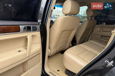 Внедорожник / Кроссовер Volkswagen Touareg 2007 в 