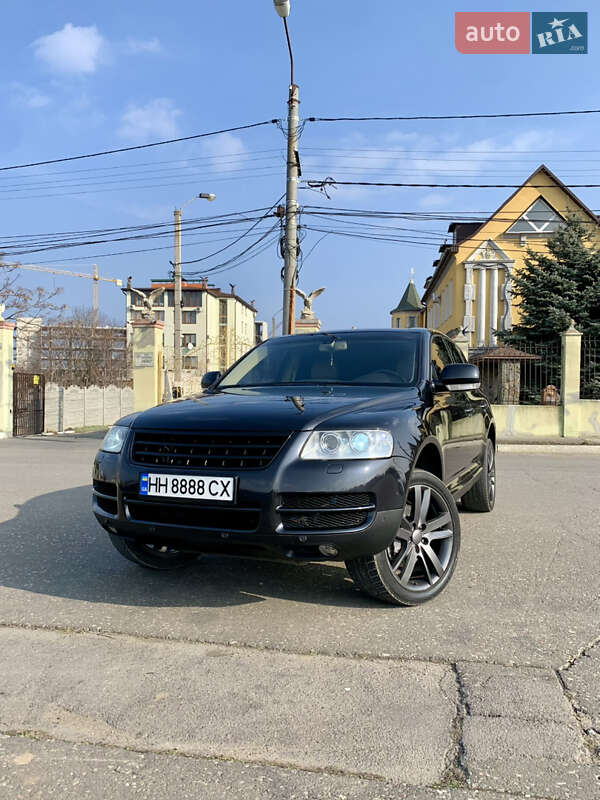 Позашляховик / Кросовер Volkswagen Touareg 2004 в 