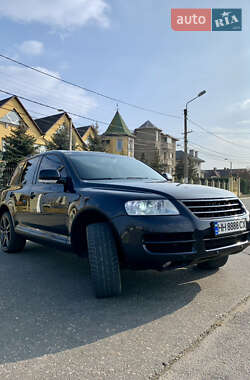 Позашляховик / Кросовер Volkswagen Touareg 2004 в 