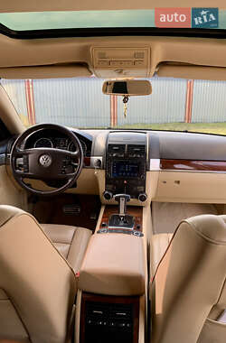 Позашляховик / Кросовер Volkswagen Touareg 2004 в 
