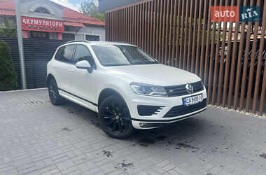 Позашляховик / Кросовер Volkswagen Touareg 2016 в Черкасах