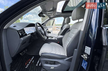 Внедорожник / Кроссовер Volkswagen Touareg 2024 в 