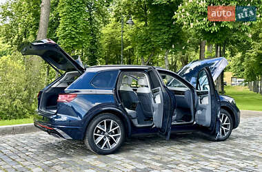 Внедорожник / Кроссовер Volkswagen Touareg 2024 в 