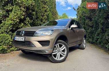 Внедорожник / Кроссовер Volkswagen Touareg 2015 в Ровно