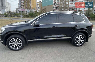 Позашляховик / Кросовер Volkswagen Touareg 2016 в 