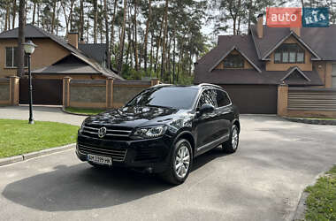 Внедорожник / Кроссовер Volkswagen Touareg 2012 в 