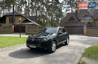 Внедорожник / Кроссовер Volkswagen Touareg 2012 в 