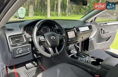 Внедорожник / Кроссовер Volkswagen Touareg 2012 в 