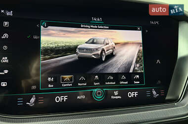 Внедорожник / Кроссовер Volkswagen Touareg 2019 в 
