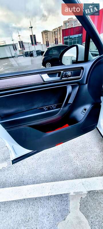 Внедорожник / Кроссовер Volkswagen Touareg 2013 в Киеве фото 14 Внедорожник / Кроссовер Volkswagen Touareg 2013 в Киеве