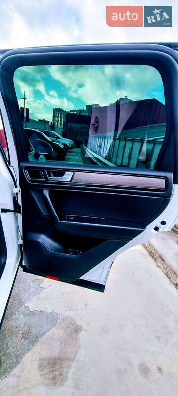 Внедорожник / Кроссовер Volkswagen Touareg 2013 в Киеве фото 22 Внедорожник / Кроссовер Volkswagen Touareg 2013 в Киеве
