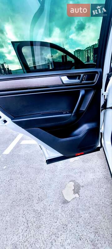 Внедорожник / Кроссовер Volkswagen Touareg 2013 в Киеве фото 19 Внедорожник / Кроссовер Volkswagen Touareg 2013 в Киеве