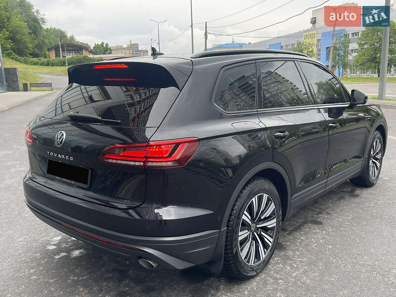 Позашляховик / Кросовер Volkswagen Touareg 2021 в Харкові