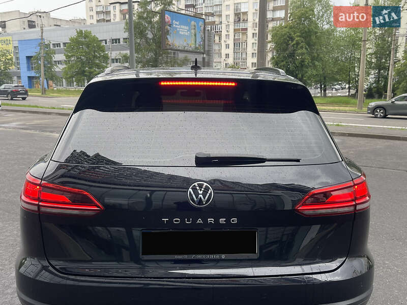 Позашляховик / Кросовер Volkswagen Touareg 2021 в Харкові