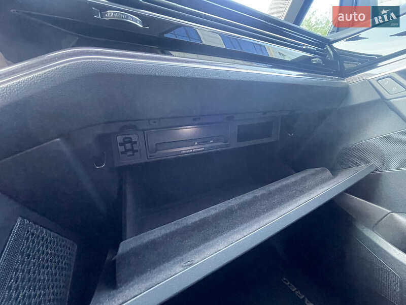 Позашляховик / Кросовер Volkswagen Touareg 2021 в Харкові