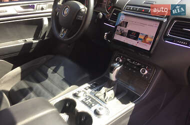 Внедорожник / Кроссовер Volkswagen Touareg 2016 в 