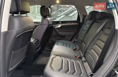 Позашляховик / Кросовер Volkswagen Touareg 2021 в 