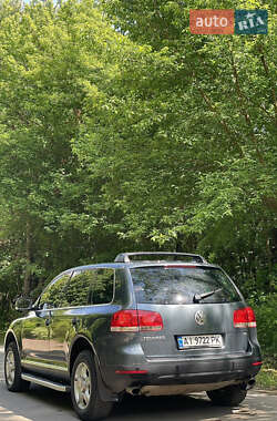 Внедорожник / Кроссовер Volkswagen Touareg 2004 в 