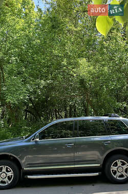Внедорожник / Кроссовер Volkswagen Touareg 2004 в 