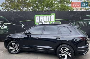 Внедорожник / Кроссовер Volkswagen Touareg 2020 в 