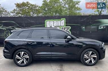 Внедорожник / Кроссовер Volkswagen Touareg 2020 в 