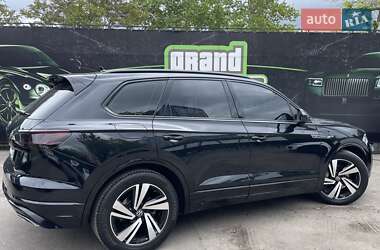 Внедорожник / Кроссовер Volkswagen Touareg 2020 в 