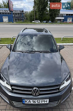 Внедорожник / Кроссовер Volkswagen Touareg 2013 в 