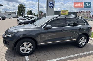 Внедорожник / Кроссовер Volkswagen Touareg 2013 в 