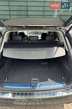 Внедорожник / Кроссовер Volkswagen Touareg 2013 в 