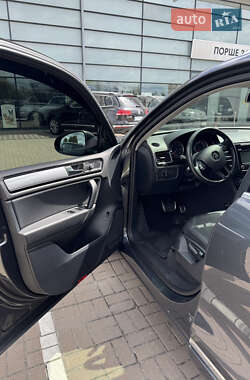 Внедорожник / Кроссовер Volkswagen Touareg 2013 в 