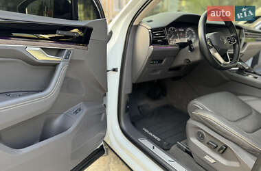 Внедорожник / Кроссовер Volkswagen Touareg 2020 в 