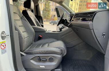 Внедорожник / Кроссовер Volkswagen Touareg 2020 в 