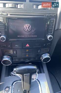 Внедорожник / Кроссовер Volkswagen Touareg 2009 в 