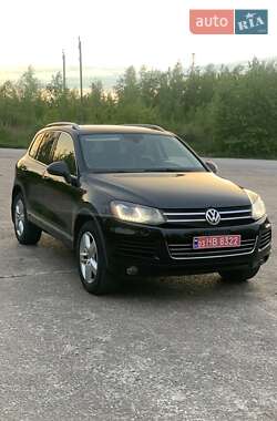 Внедорожник / Кроссовер Volkswagen Touareg 2013 в Львове