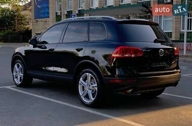 Внедорожник / Кроссовер Volkswagen Touareg 2015 в 