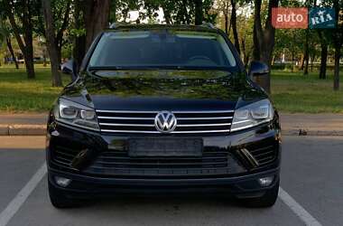 Внедорожник / Кроссовер Volkswagen Touareg 2015 в 