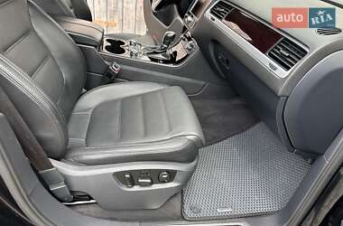 Внедорожник / Кроссовер Volkswagen Touareg 2011 в 
