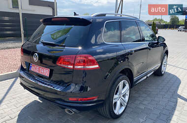 Позашляховик / Кросовер Volkswagen Touareg 2014 в 