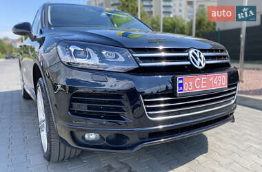 Позашляховик / Кросовер Volkswagen Touareg 2014 в 