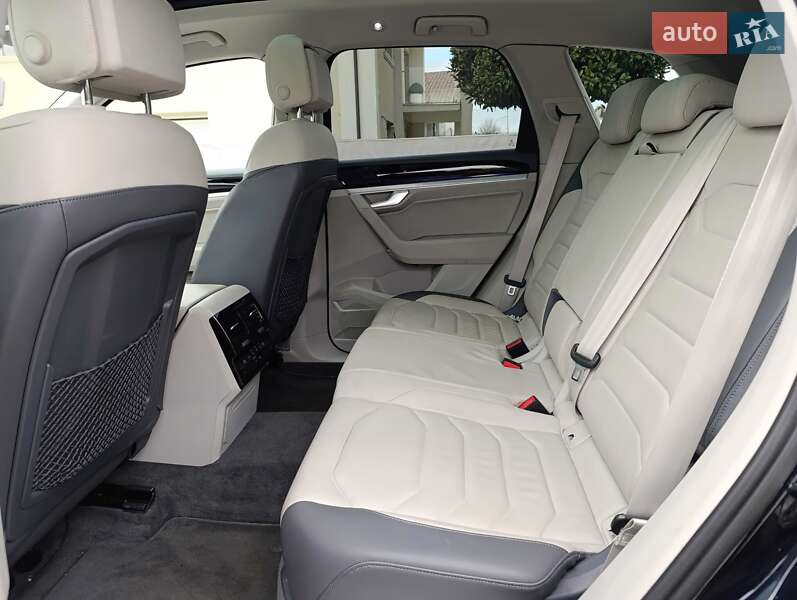 Позашляховик / Кросовер Volkswagen Touareg 2019 в Хмельницькому