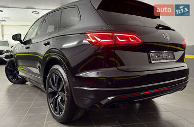 Внедорожник / Кроссовер Volkswagen Touareg 2022 в 