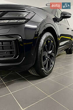 Внедорожник / Кроссовер Volkswagen Touareg 2022 в 