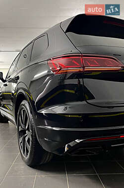 Внедорожник / Кроссовер Volkswagen Touareg 2022 в 