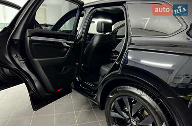 Внедорожник / Кроссовер Volkswagen Touareg 2022 в 