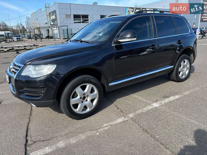 Позашляховик / Кросовер Volkswagen Touareg 2008 в Києві