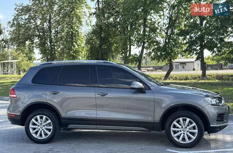 Внедорожник / Кроссовер Volkswagen Touareg 2011 в Тульчине