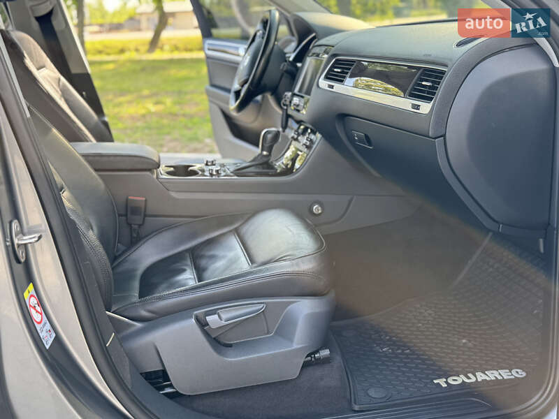 Внедорожник / Кроссовер Volkswagen Touareg 2011 в Тульчине